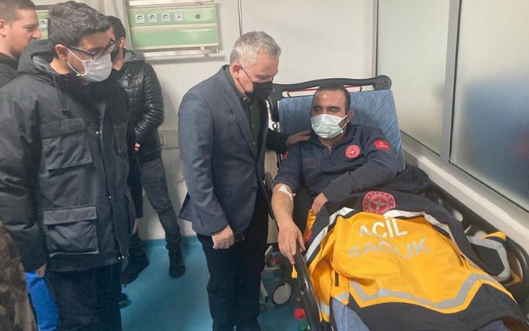 Vali Şimşek’ten geçmiş olsun ziyareti Vali Şimşek’ten geçmiş olsun ziyareti