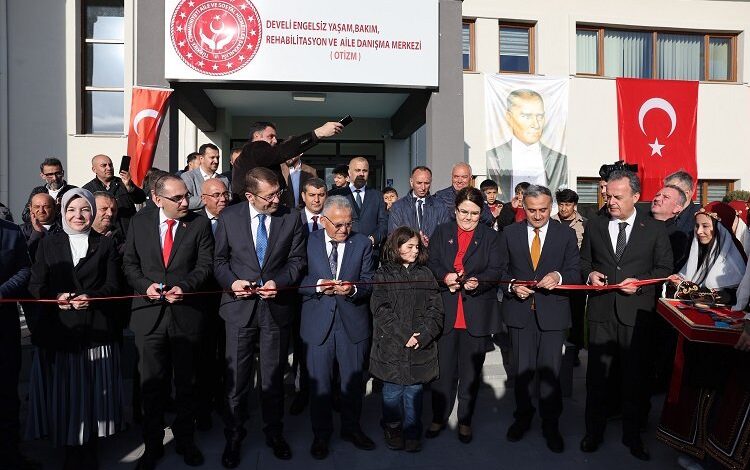 Memduh Büyükkılıç’a Bakan Yanık’tan teşekkür Memduh Büyükkılıç’a Bakan Yanık’tan teşekkür