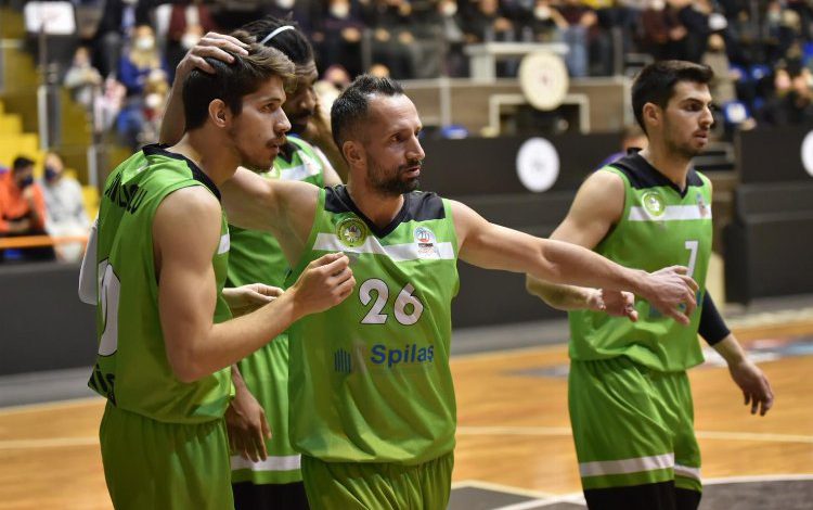 Manisa’nın dev adamları 2022’ye galibiyetle girdi