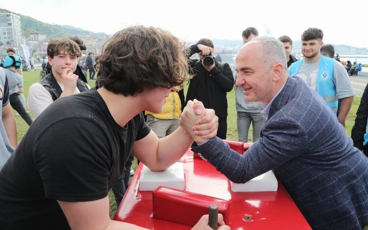 Rizelilerden ‘Çaydalı’ ile sucuklu mangal sefası Rizelilerden ‘Çaydalı’ ile sucuklu mangal sefası