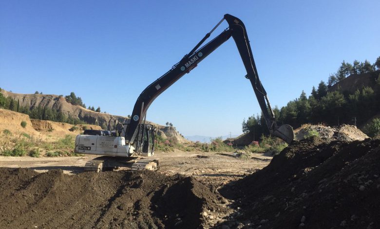 Manisa Çakallar’da dereler temizlendi Manisa Çakallar’da dereler temizlendi