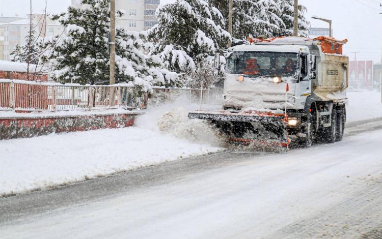 Niğde’de kapalı 131 köy yolu yeniden ulaşıma açıldı Niğde’de kapalı 131 köy yolu yeniden ulaşıma açıldı