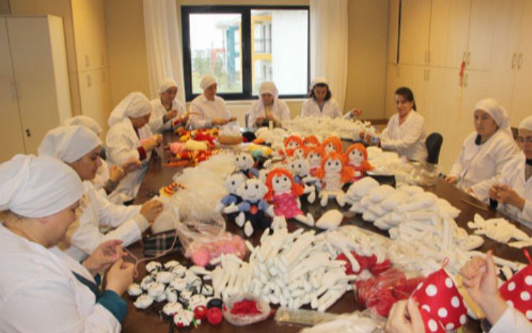 LÖSEV’de her konuya kadın eli değiyor LÖSEV’de her konuya kadın eli değiyor