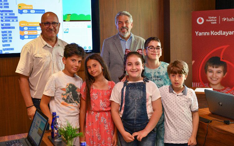 ‘Yarını Kodlayanlar’da 1 TL’lik yatırımda 7,7 TLlik sosyal getiri sağladı ‘Yarını Kodlayanlar’da 1 TL’lik yatırımda 7,7 TLlik sosyal getiri sağladı