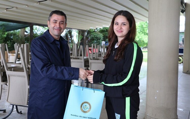 MBB’nin şampiyon voleybolcuları yemekte ağırlandı MBB’nin şampiyon voleybolcuları yemekte ağırlandı