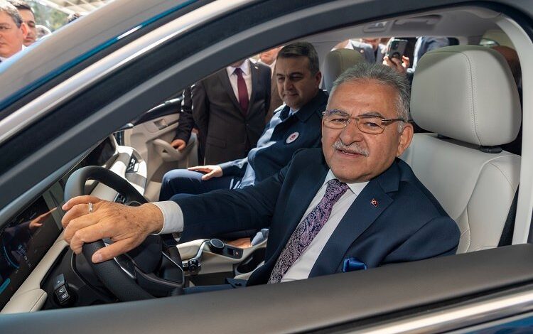 Memduh Büyükkılıç Togg’u test etti