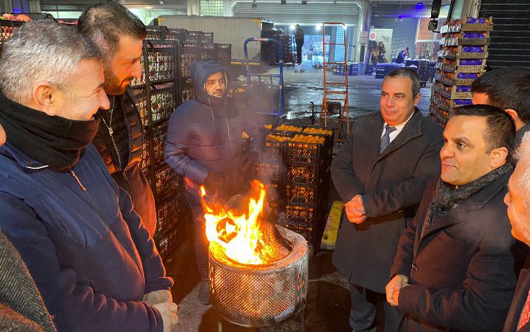 Bursa’da CHP’den hal ziyareti Bursa’da CHP’den hal ziyareti