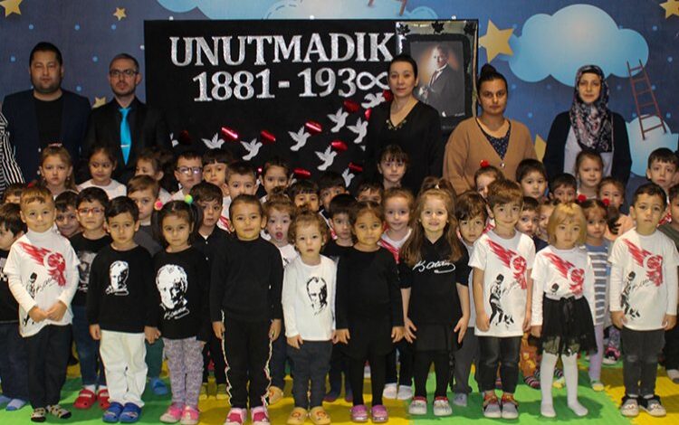 Kütahya’da minikler Ata’sını andı Kütahya’da minikler Ata’sını andı