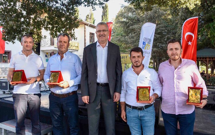 Bursa Karacabey’de ‘Tarımın Enleri’ ödüllendirildi