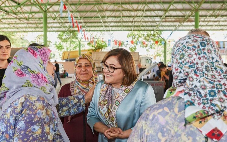 Fatma Şahin’den kurban kesim alanlarına ziyaret Fatma Şahin’den kurban kesim alanlarına ziyaret
