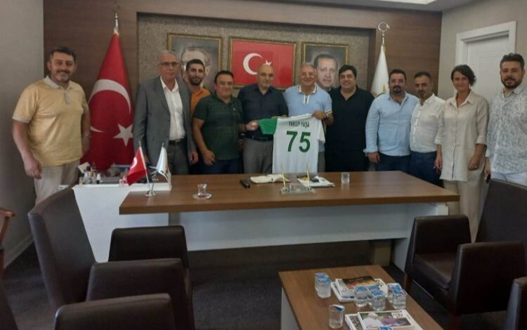 Küçük Ayasofyaspor’dan siyasilere ziyaret Küçük Ayasofyaspor’dan siyasilere ziyaret