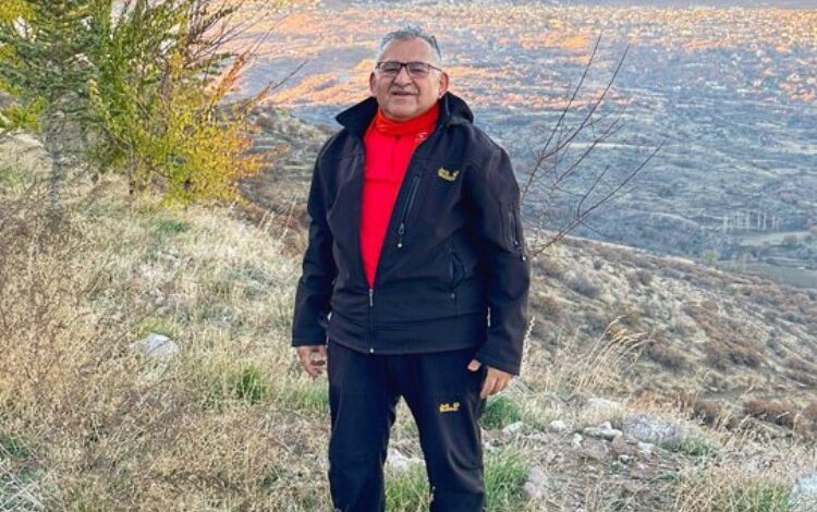 Memduh Büyükılıç’tan Erciyes’te yürüyüş Memduh Büyükılıç’tan Erciyes’te yürüyüş