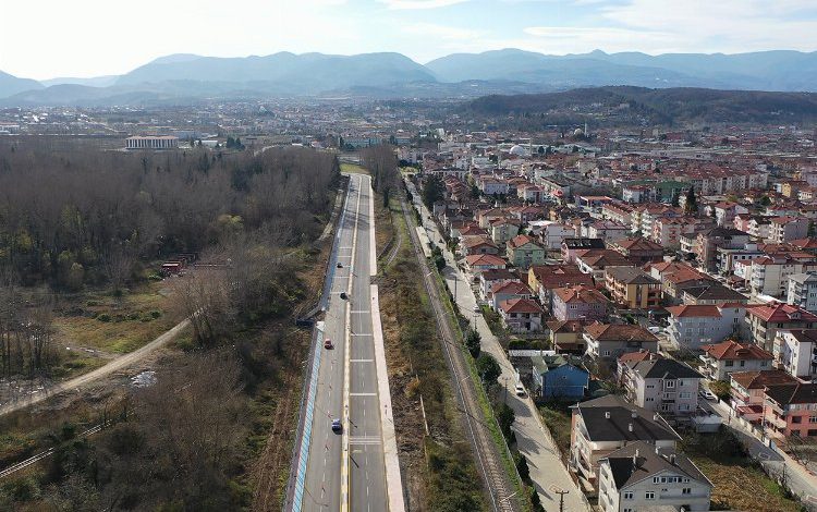 Sakarya’da 32 ayda 2,2 milyar yatırım Sakarya’da 32 ayda 2,2 milyar yatırım