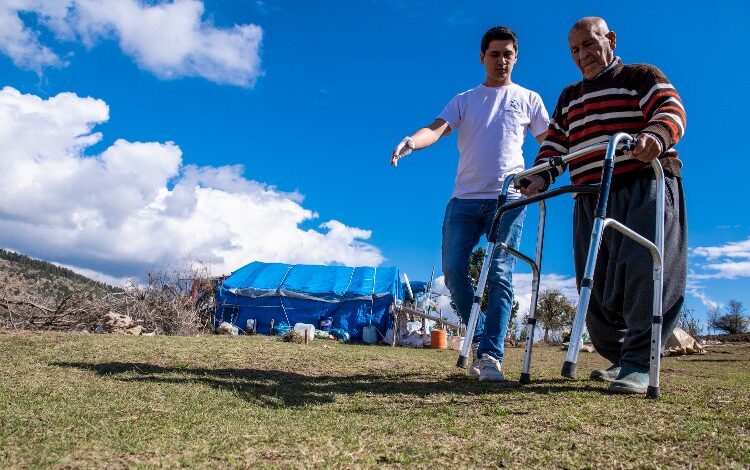 Yaş almışlar mutlu ve güvende hissediyor Yaş almışlar mutlu ve güvende hissediyor