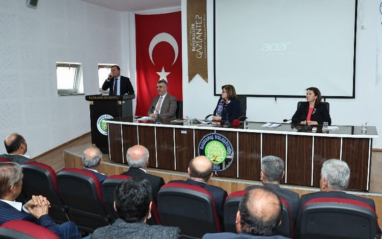 Gaziantep Büyükşehir’den biner liralık eğitim desteği Gaziantep Büyükşehir’den biner liralık eğitim desteği