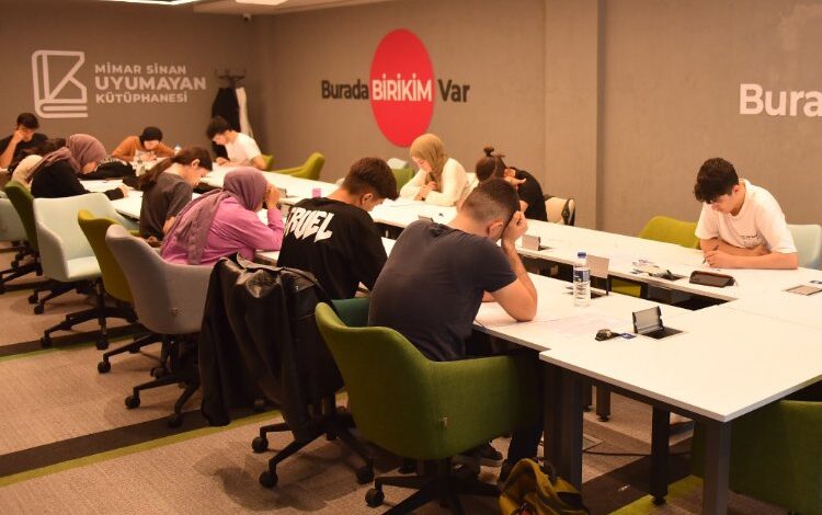 Bursa Yıldırım’da gençlere YKS provası Bursa Yıldırım’da gençlere YKS provası