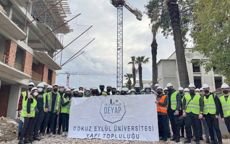 DEÜ’lü öğrencilerden  ‘Bornova Always’ evlerine teknik gezi