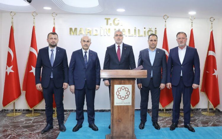 Çalışma Bakanı Vedat lşıkhan Mardin’de
