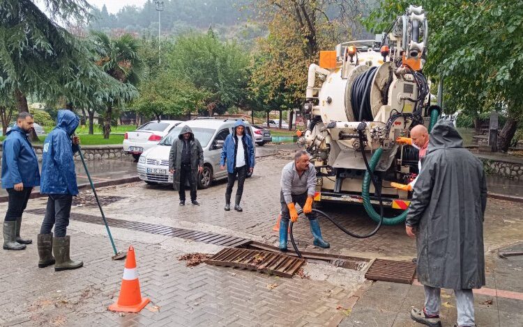 Manisa’da MASKİ ekipleri sağanağa karşı sahada