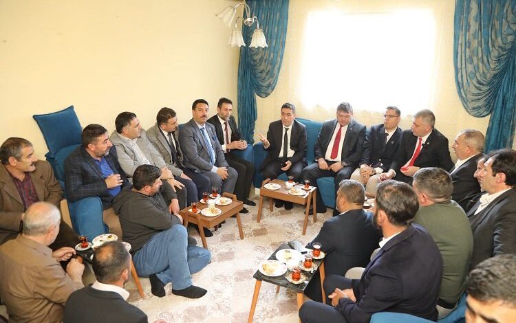 Yeniden Refah Partisi Kayseri vekil adaylarından çat kapı Yeniden Refah Partisi Kayseri vekil adaylarından çat kapı