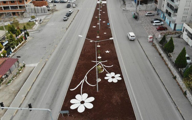Manisa Soma’nın caddelerinde peyzaj çalışmaları Manisa Soma’nın caddelerinde peyzaj çalışmaları