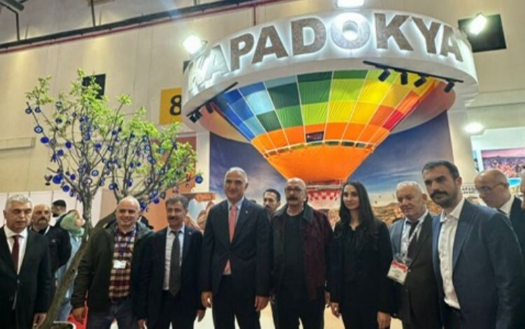 Bakan Mehmet Nuri Ersoy, EMITT’i ziyaret etti Bakan Mehmet Nuri Ersoy, EMITT’i ziyaret etti