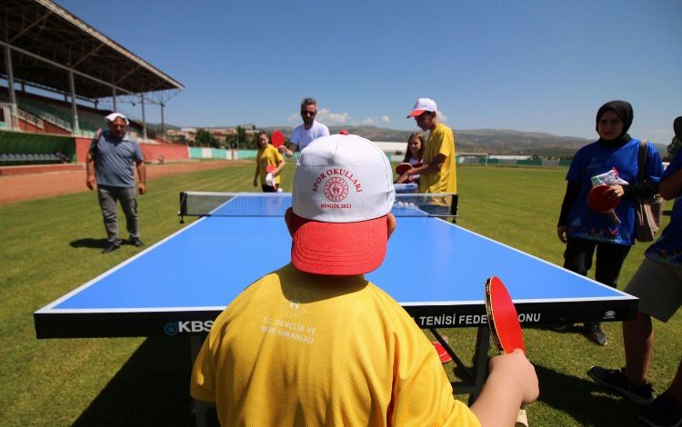 Bingöl’de yaz spor okulları açıldı