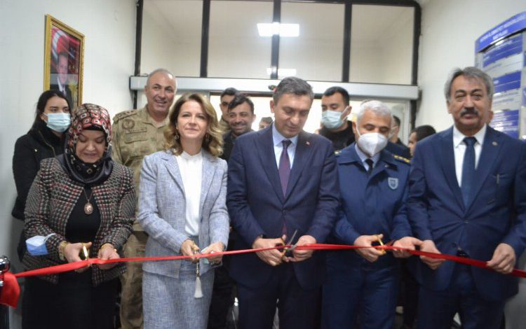 Batman’da polis eşlerinden kermes