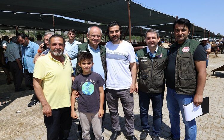 Esat Öztürk’ten kurban pazarına ziyaret