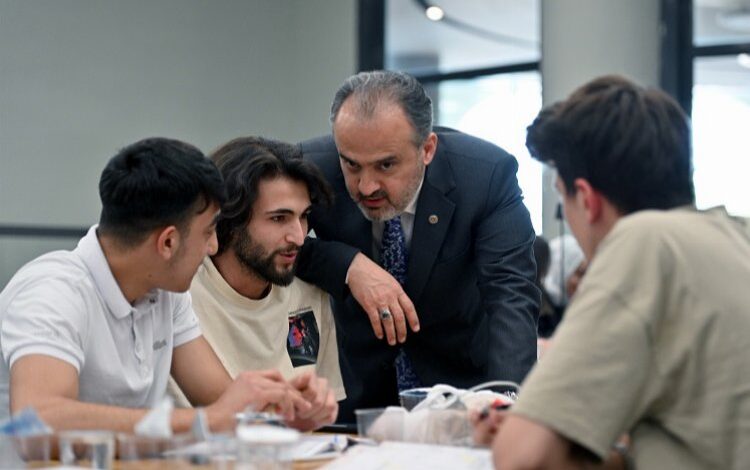 Bursa’da gençlik yatırımları hız kesmiyor