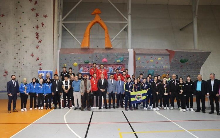 Mehmet Savran’dan masa tenisi mesaisi Mehmet Savran’dan masa tenisi mesaisi