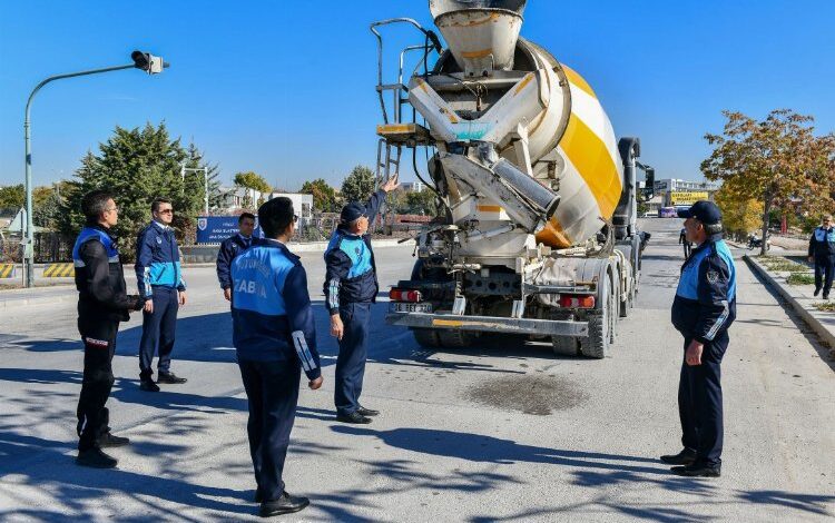 Zabıta nefes aldırmıyor! Mikser ve servislere sıkı denetim Zabıta nefes aldırmıyor! Mikser ve servislere sıkı denetim