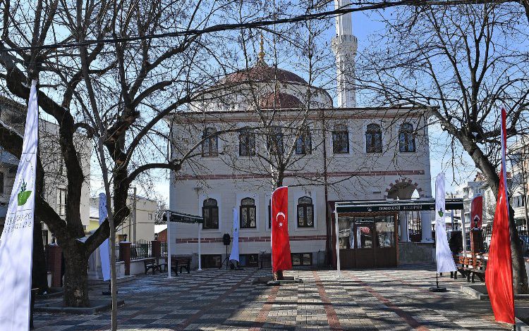 Bursa Osmangazi’den Yunuseli Merkez Camii’ne çevre düzenlemesi Bursa Osmangazi’den Yunuseli Merkez Camii’ne çevre düzenlemesi