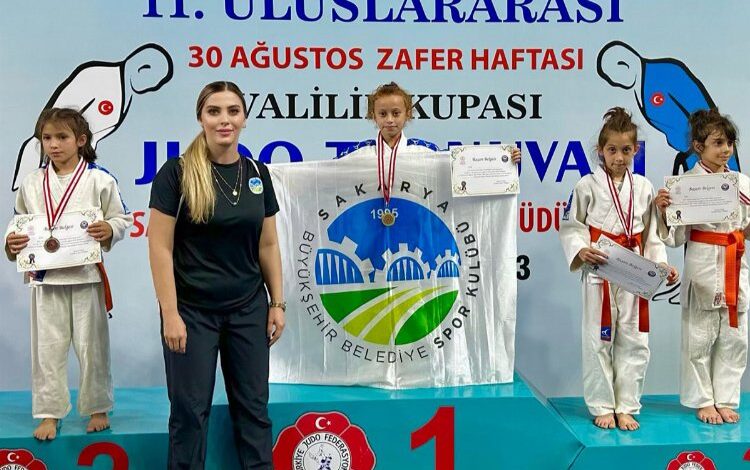 Sakarya’nın süper miniklerinden önemli başarı Sakarya’nın süper miniklerinden önemli başarı