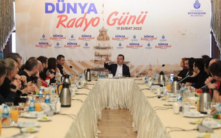 Başkan İmamoğlu, İstanbul’da radyocularla buluştu