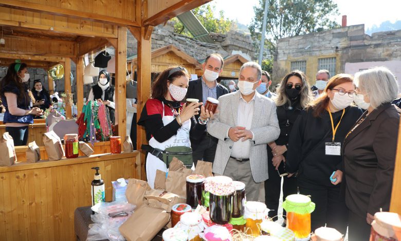 Sahne Maharetli Eller’in Sahne Maharetli Eller’in