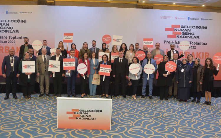 ‘Geleceğini Kuran Genç Kadınlar’ın paydaş toplantısına Diyarbakır ilgisi