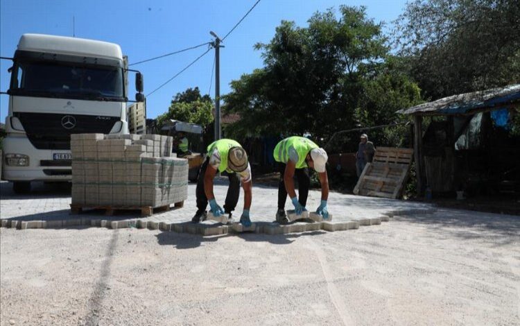 Bursa İnegöl’de Olukman’ın sokakları parkeleniyor Bursa İnegöl’de Olukman’ın sokakları parkeleniyor