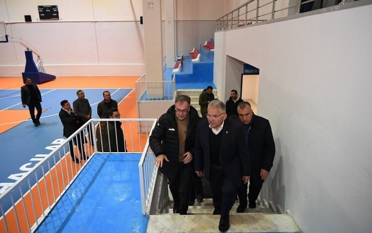 Memduh Büyükkılıç parkede şov yaptı Memduh Büyükkılıç parkede şov yaptı