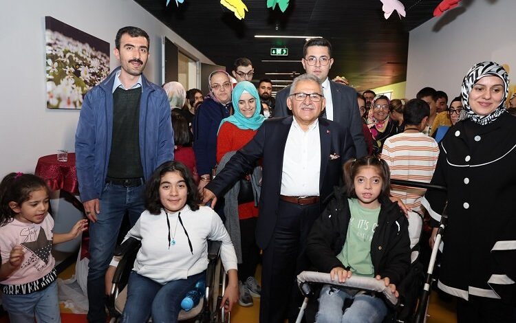 Memduh Büyükkılıç’tan 3 Aralık mesajı Memduh Büyükkılıç’tan 3 Aralık mesajı