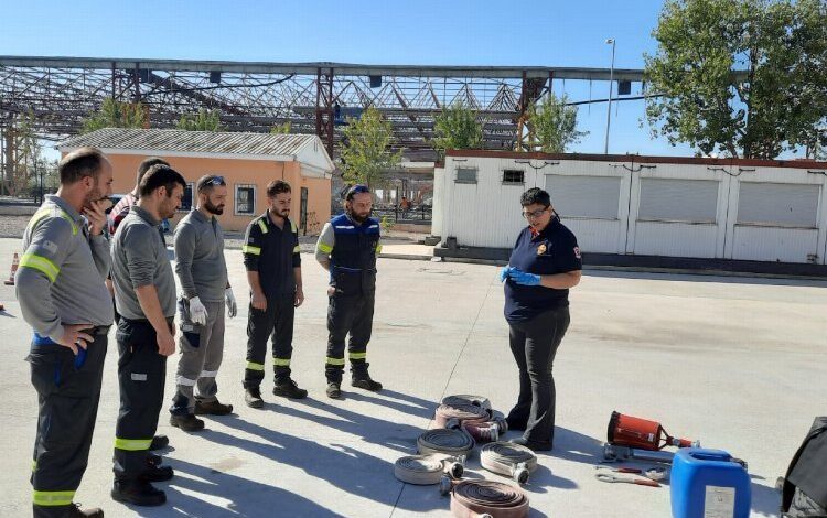 Kocaeli İtfaiyesi’nden endüstriyel tesis eğitimi Kocaeli İtfaiyesi’nden endüstriyel tesis eğitimi
