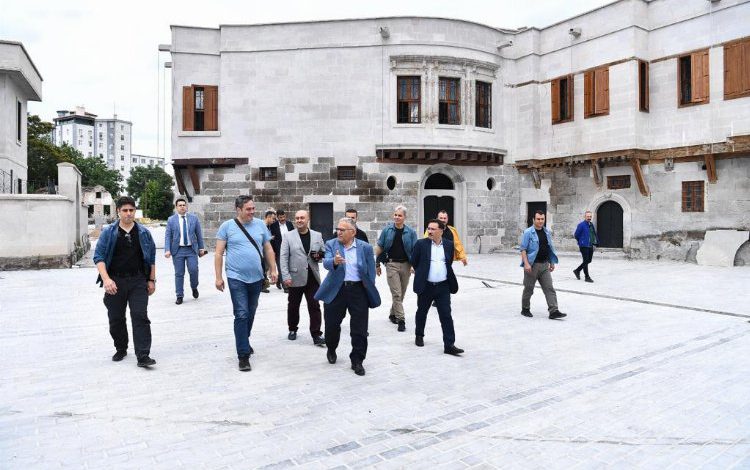 Kayseri Valisi Gökmen Çiçek’ten ‘tarihi’ ziyaret Kayseri Valisi Gökmen Çiçek’ten ‘tarihi’ ziyaret