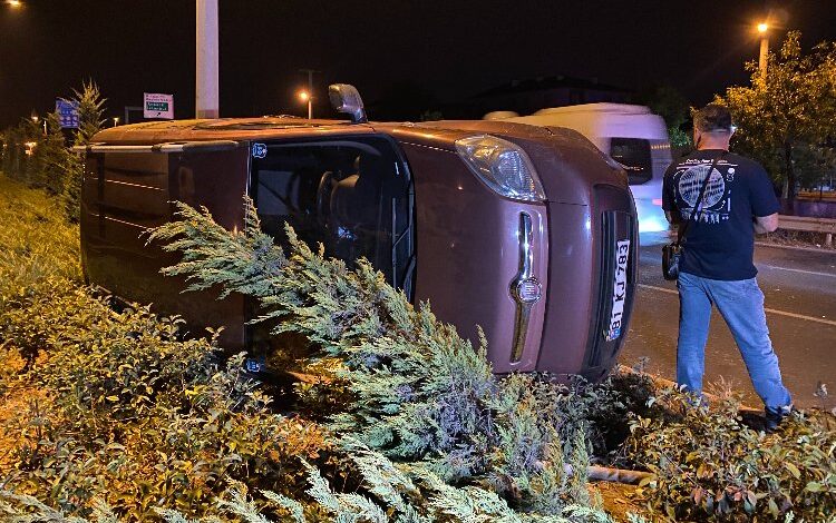 D-100 Karayolunda kaza aracını terkedip kaçtı D-100 Karayolunda kaza aracını terkedip kaçtı