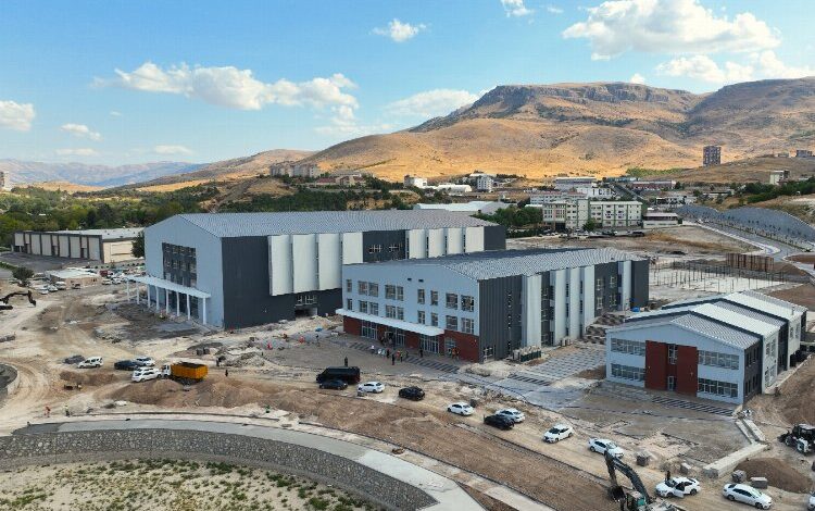 Malatyalı çocuklar enerjilerini bu salonlarda atacak Malatyalı çocuklar enerjilerini bu salonlarda atacak