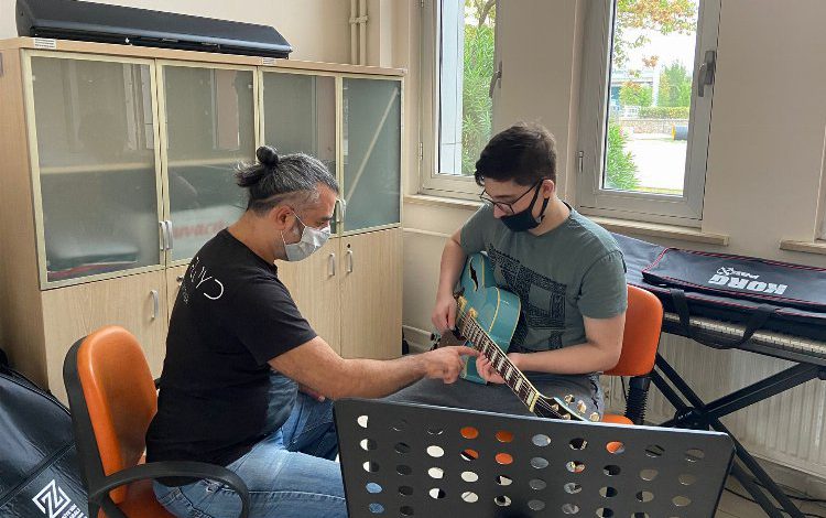 Pandemi sanata engel değil