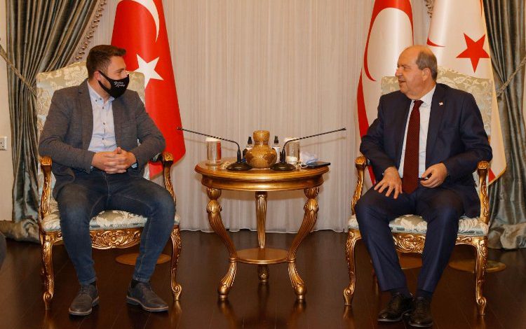 KKTC Cumhurbaşkanı Tatar, Futbolcular Derneği’ni kabul etti