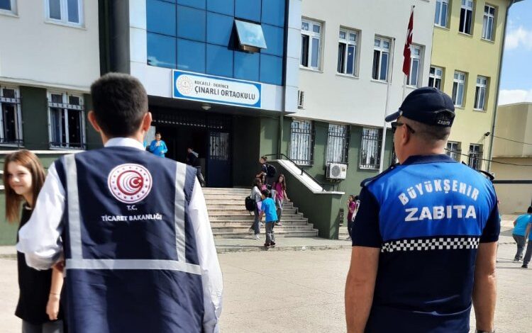 Kocaeli Zabıtası’ndan okul kantinlerine sıkı denetim Kocaeli Zabıtası’ndan okul kantinlerine sıkı denetim