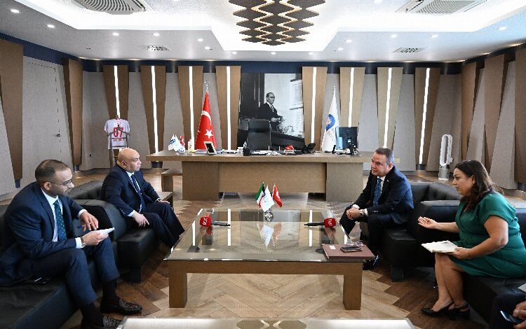 Kuveyt İstanbul Başkonsolosu’ndan Başkan Böcek’e ziyaret Kuveyt İstanbul Başkonsolosu’ndan Başkan Böcek’e ziyaret