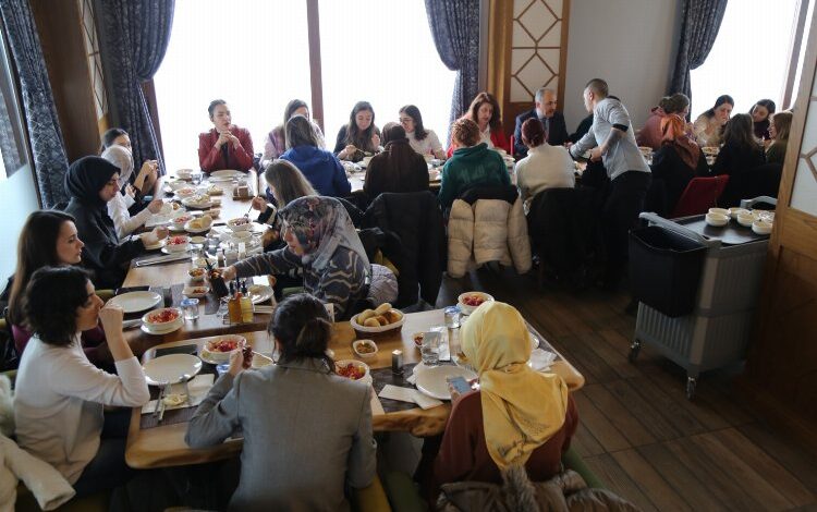 Rize’de Başkan Metin hekimlerle buluştu