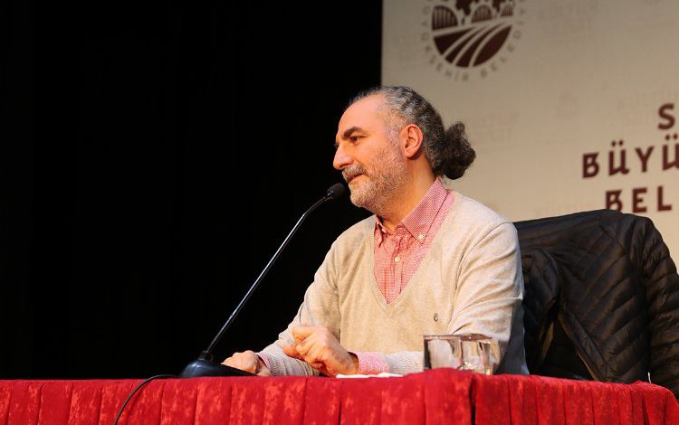 Yazar Tarık Tufan’dan Sakarya’ya sanatsal söyleşi Yazar Tarık Tufan’dan Sakarya’ya sanatsal söyleşi